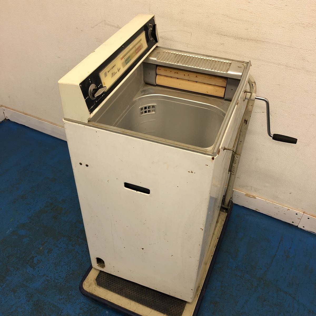 Первая стиральная машина BENDIX