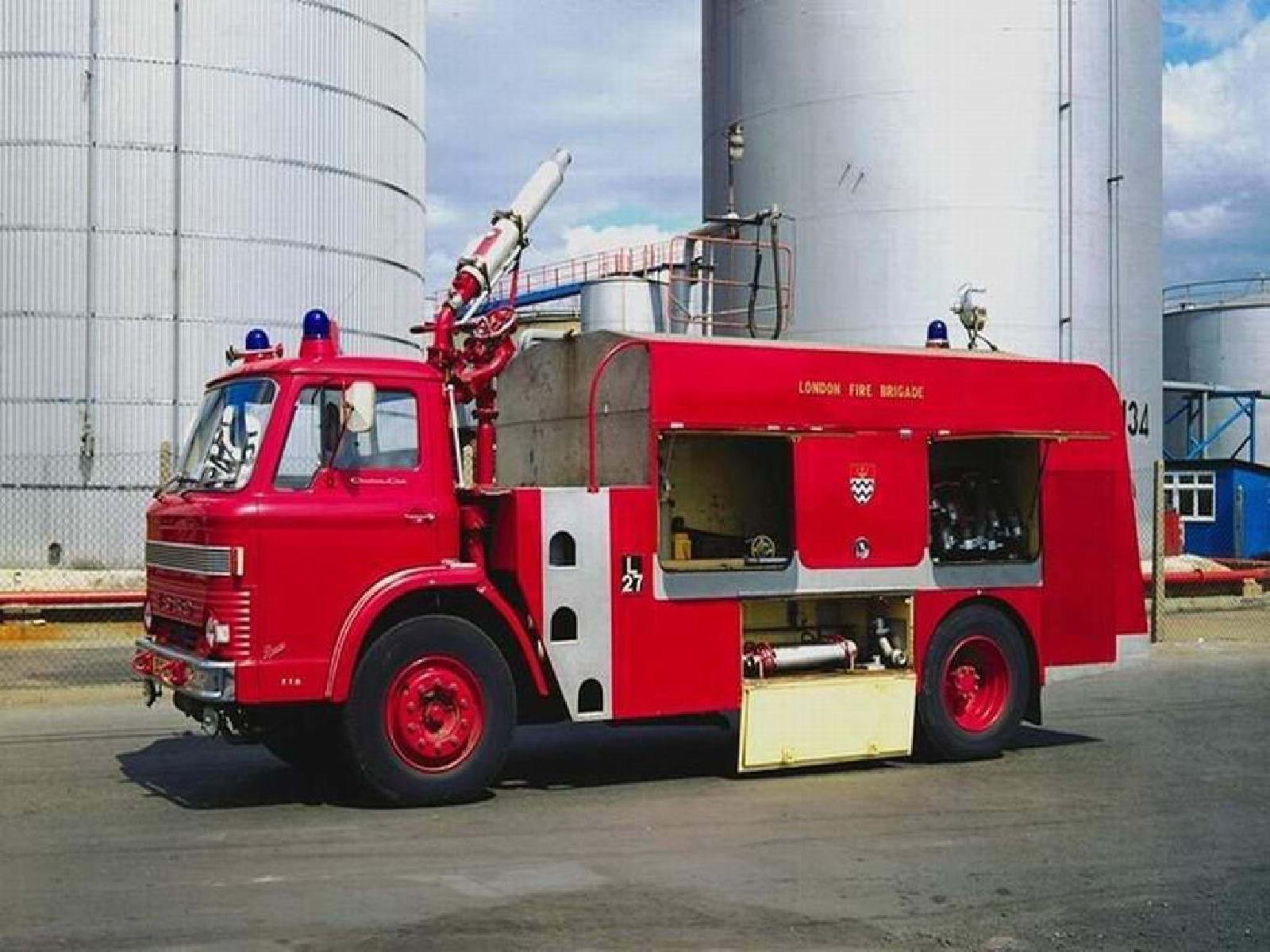 Пожарные автомобили специального назначения. Пожарная машина. Пожарный автомобиль. Специальные пожарные машины. Необычные пожарные машины.