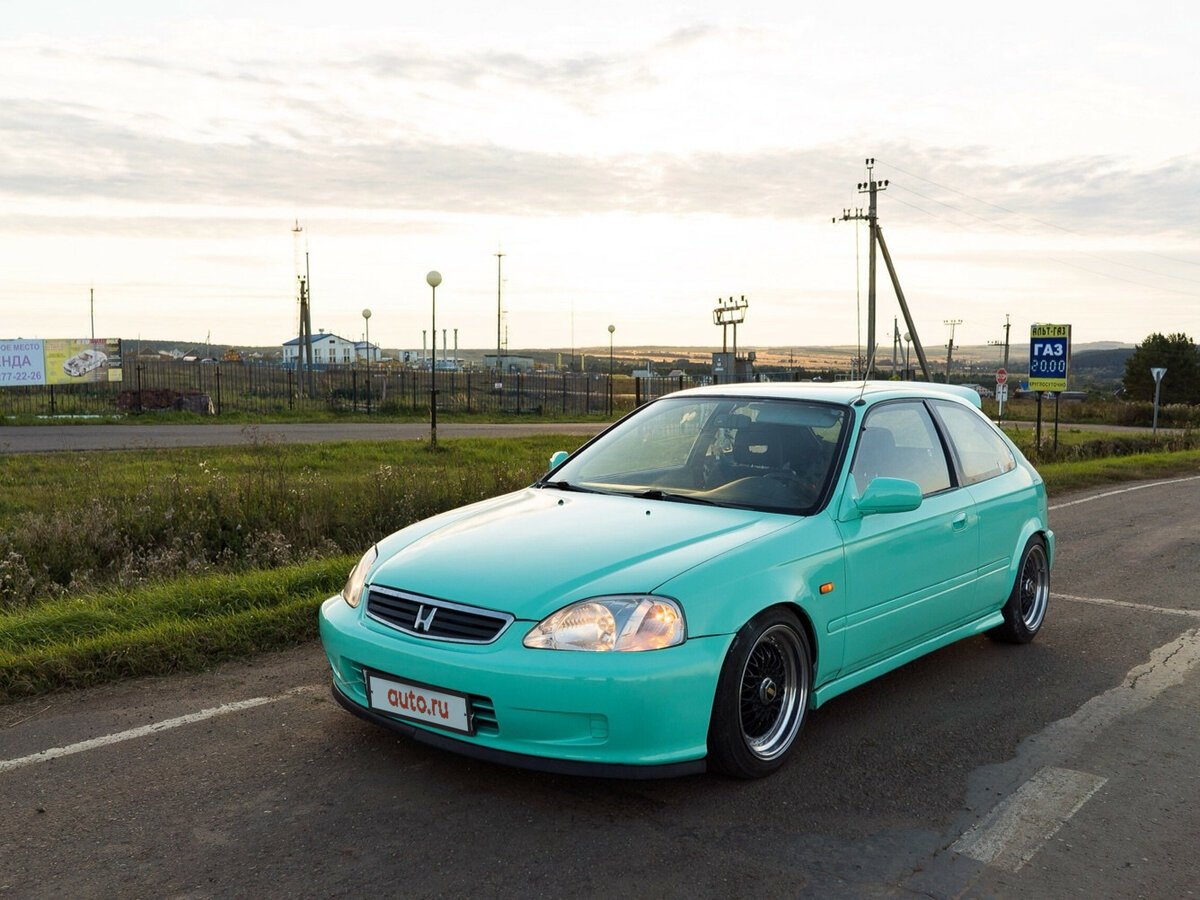 Ауди ТТ бирюзовая