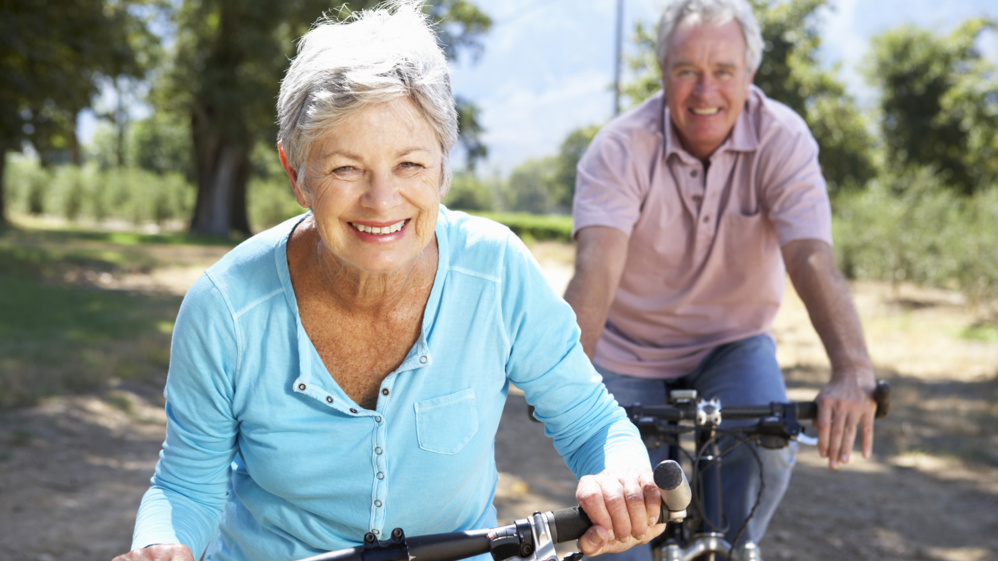 Лечение после 80 лет. Пожилые люди. Пенсионеры активный образ жизни. Спорт для пожилых. Здоровый образ жизни пожилых.
