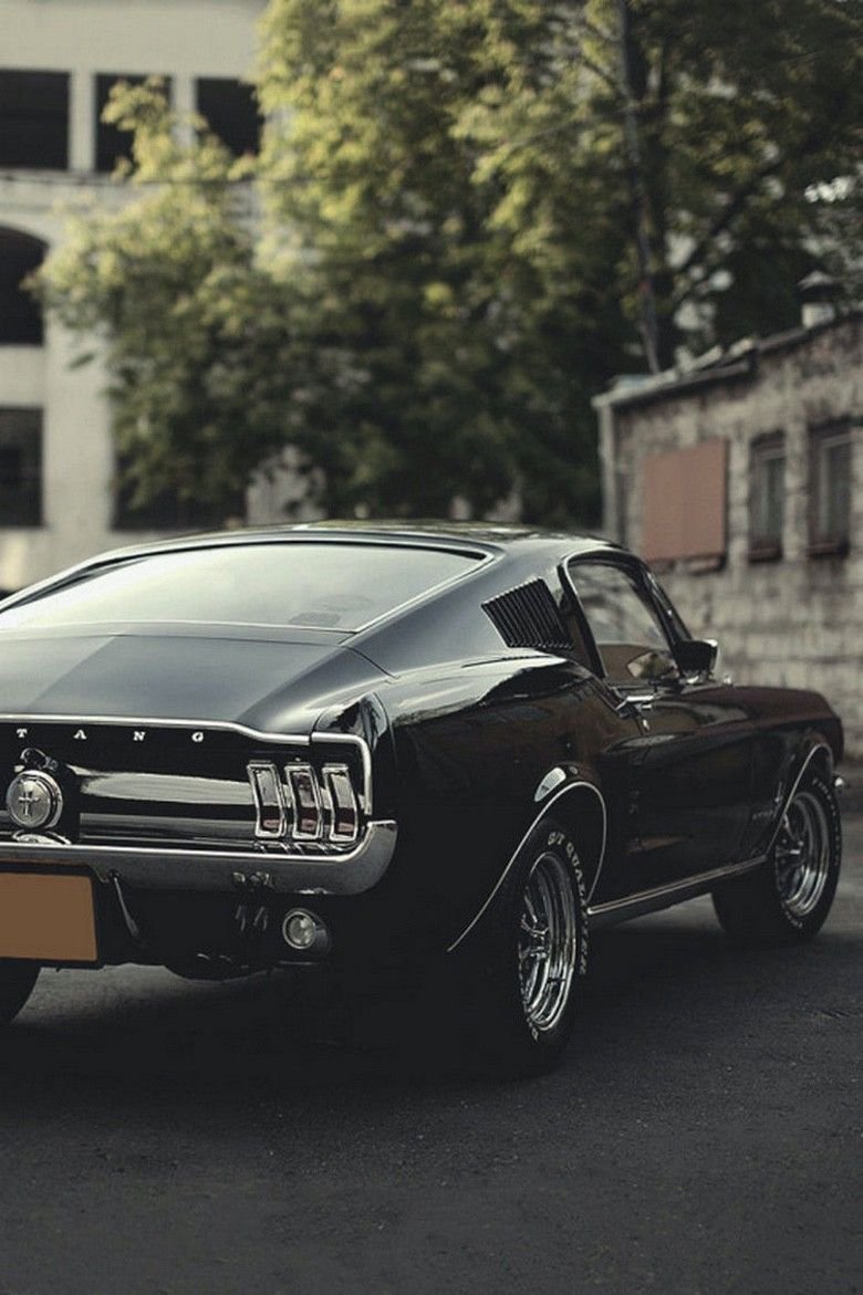 Ford Mustang 1967 сбоку