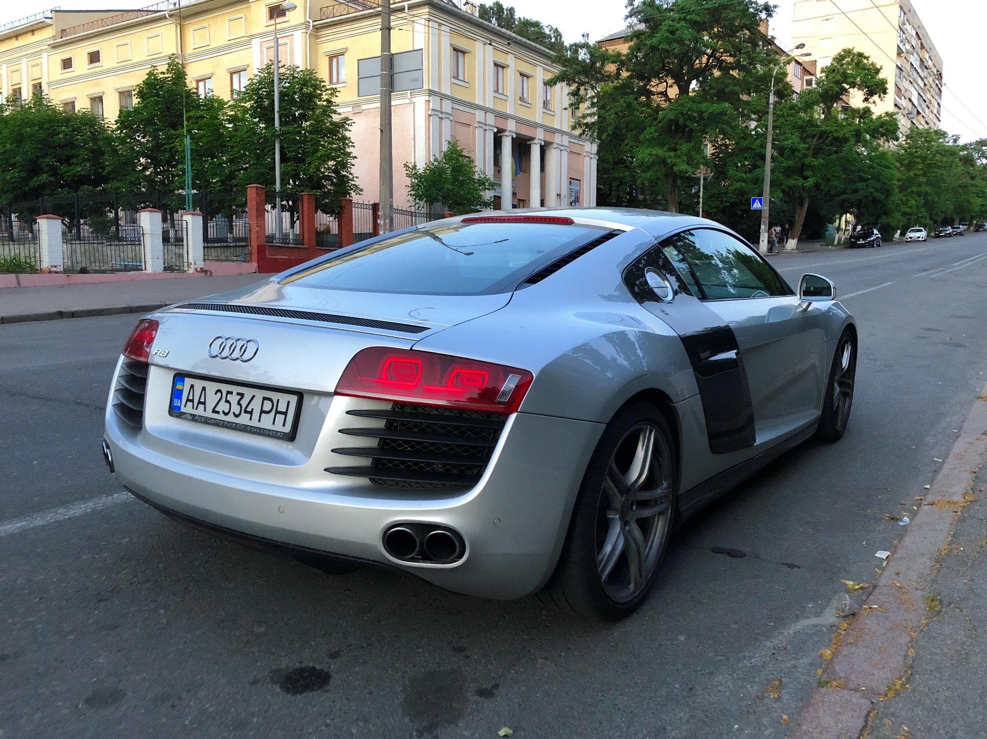 Ис регион. Audi r8 Украина. Audi r8 регион 799. Номера машин. Красивые номера на машину.