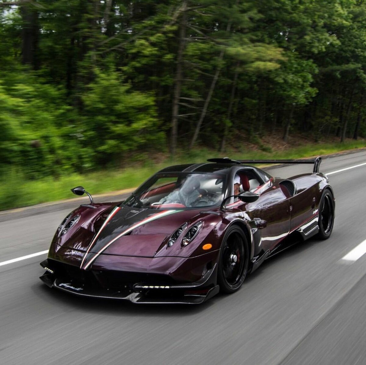 Pagani Huayra салон