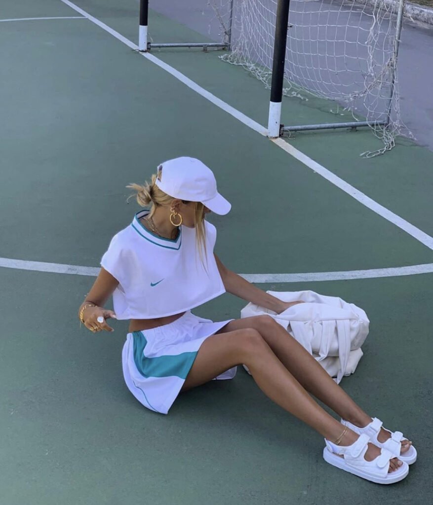 Мария Шарапова в теннисной форме