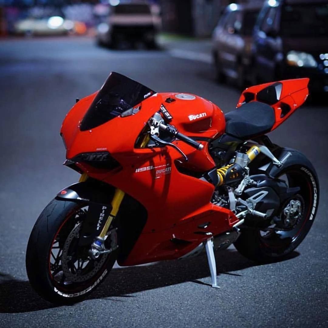 Мотоцикл Ducati спортбайк