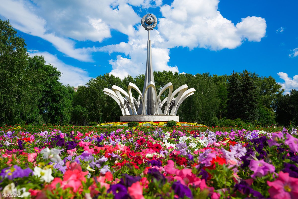 Памятник Бардину в Новокузнецке