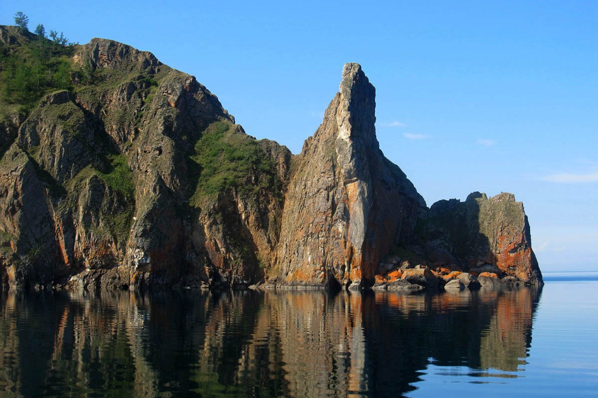 Байкал скала Шаманка остров Ольхон