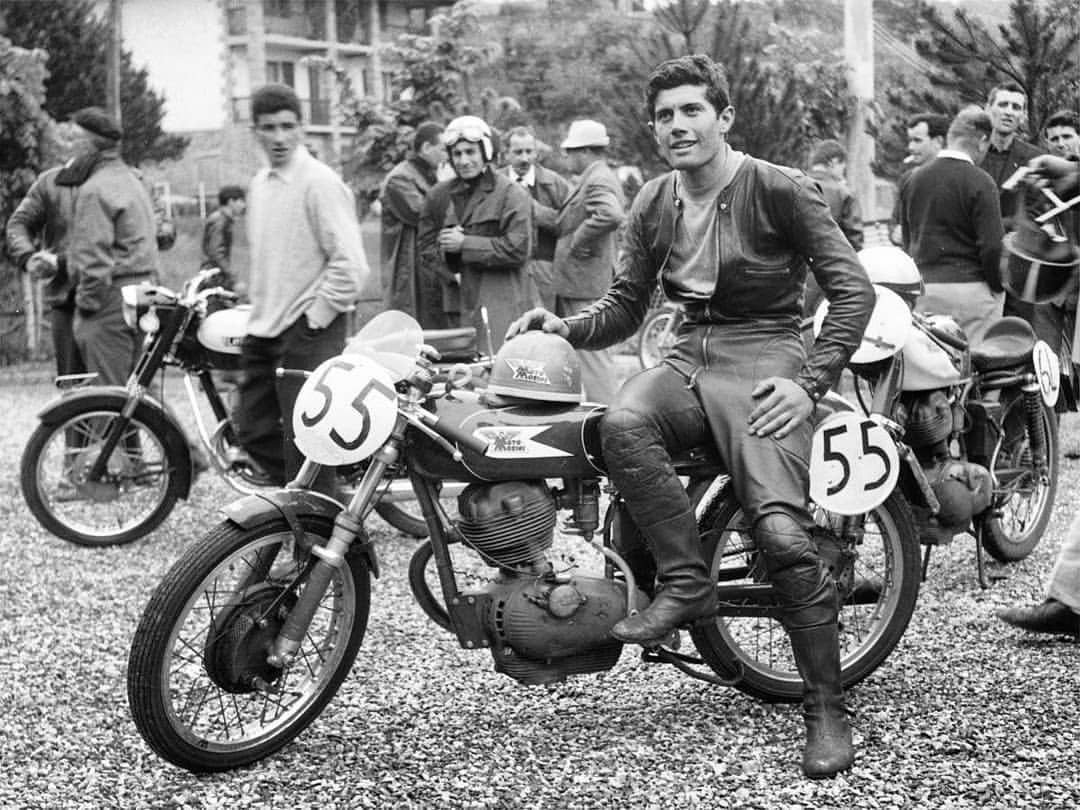 Джакомо Агостини мотогонщик 1967