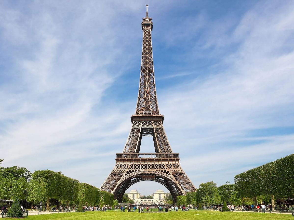 Башня в Париже Трокадеро