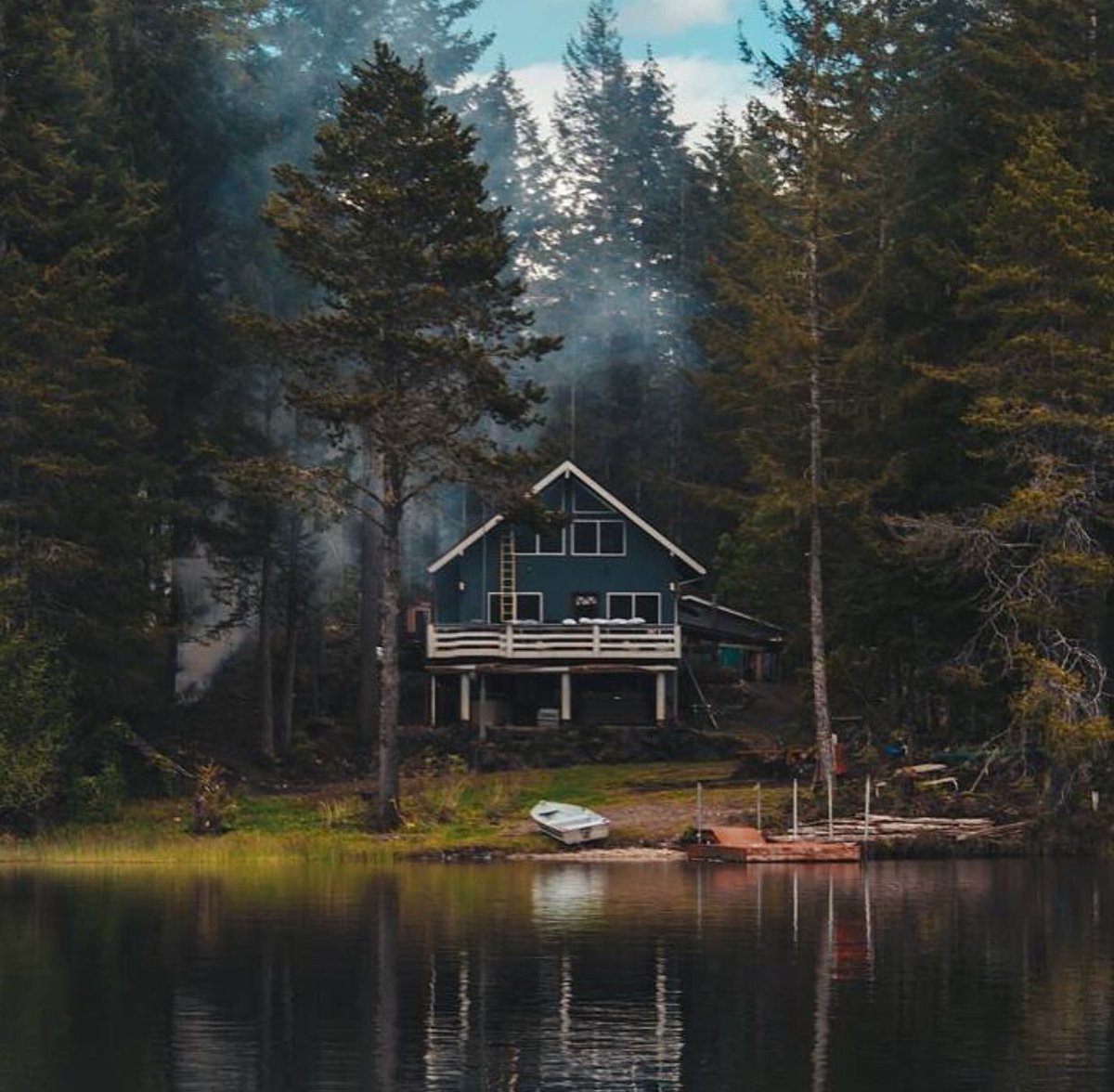 Дом у озера в Канаде