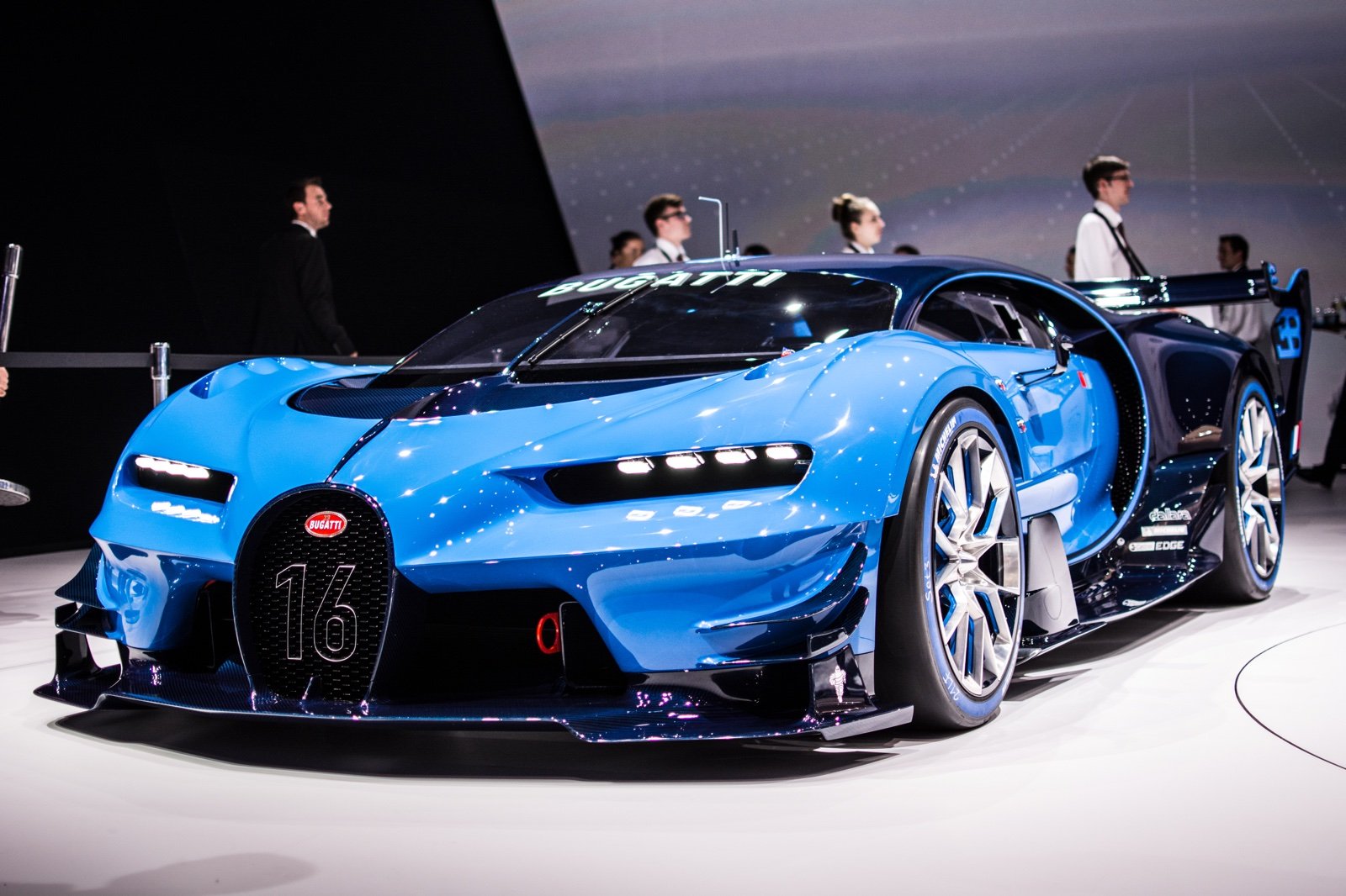 Какая быстрая версия. Бугатти ЧИРОН. Bugatti Chiron Vision Gran Turismo. Бугатти Венено. Суперкар Бугатти.