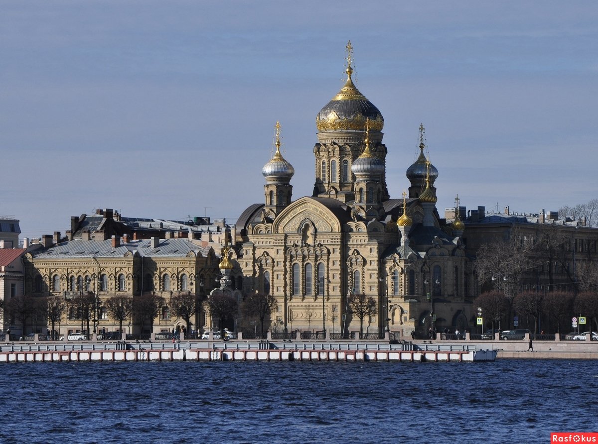 Храм на Васильевском острове в Санкт-Петербурге