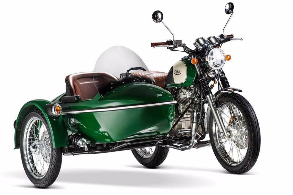 Зеленый мотоцикл