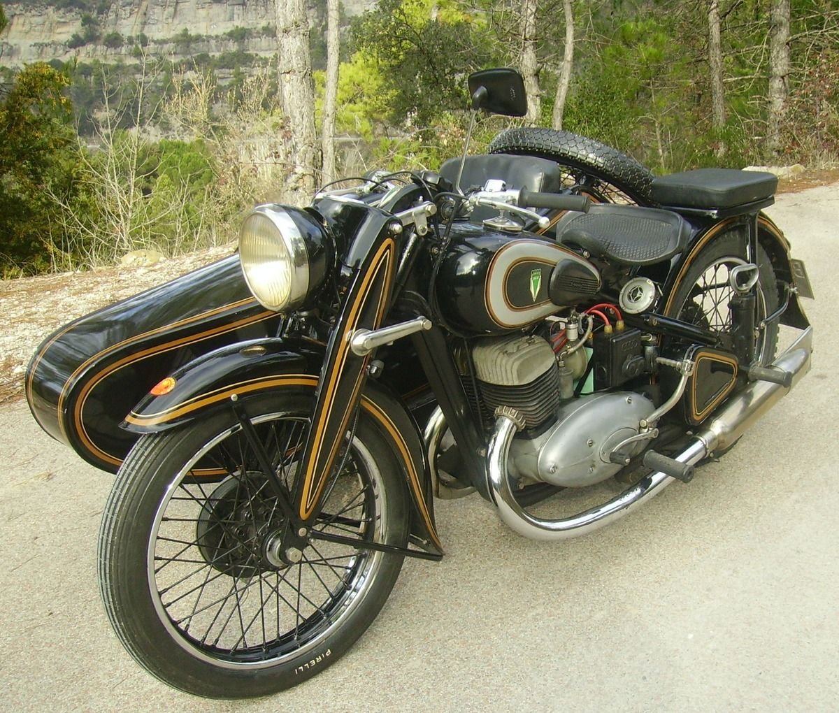 Мотоцикл ДКВ 250