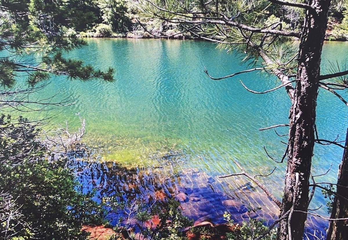 Голубое озеро Губкинский