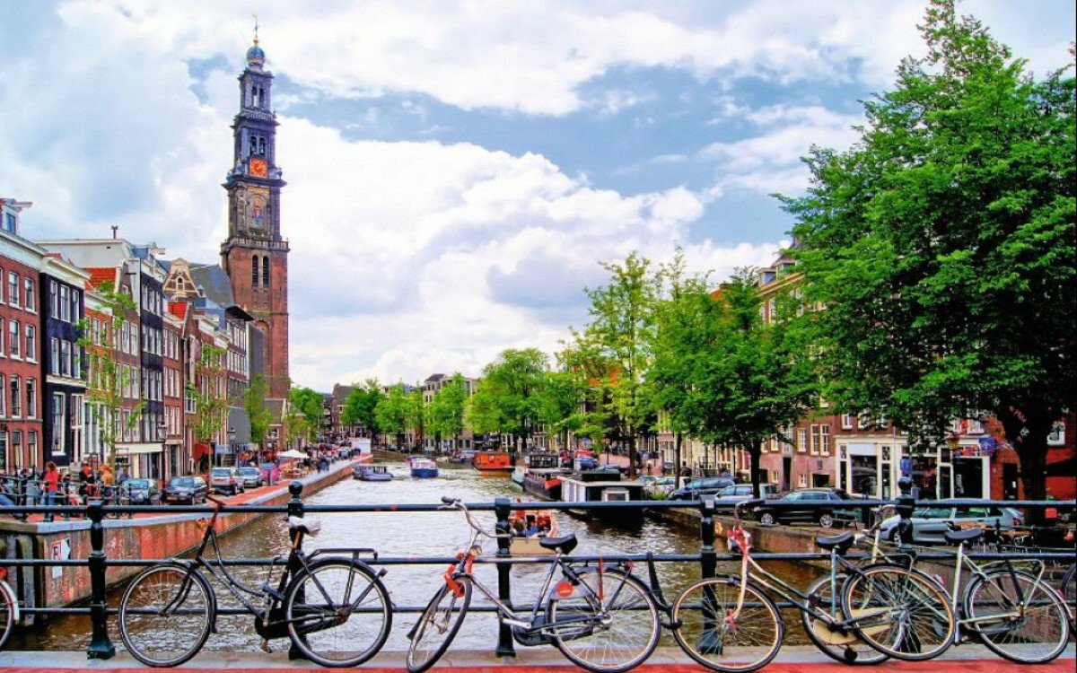 Голландия столица