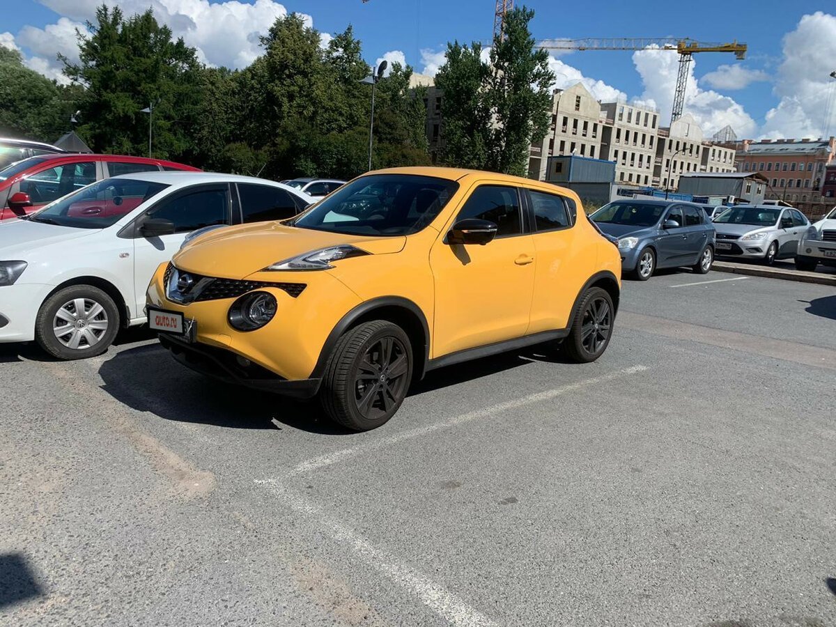 Nissan Juke 2020 желтый