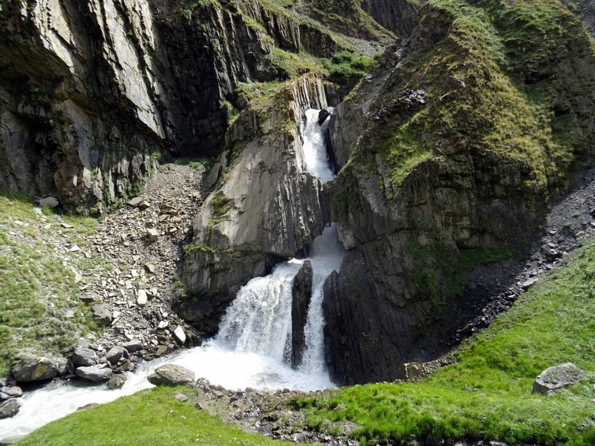 Салтинский водопад Дагестан