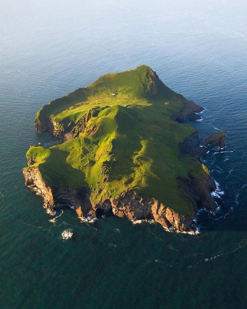 Дом на острове Эллидаэй Исландия
