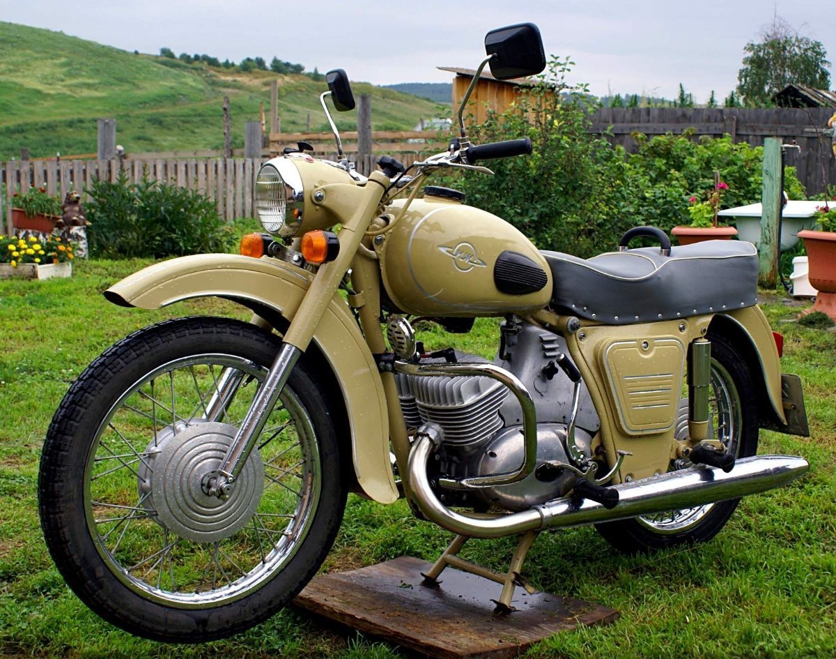 Советский мотоцикл Восток 565