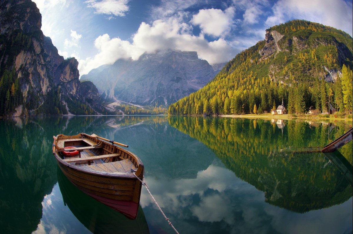 Озеро Брайес Италия лодка