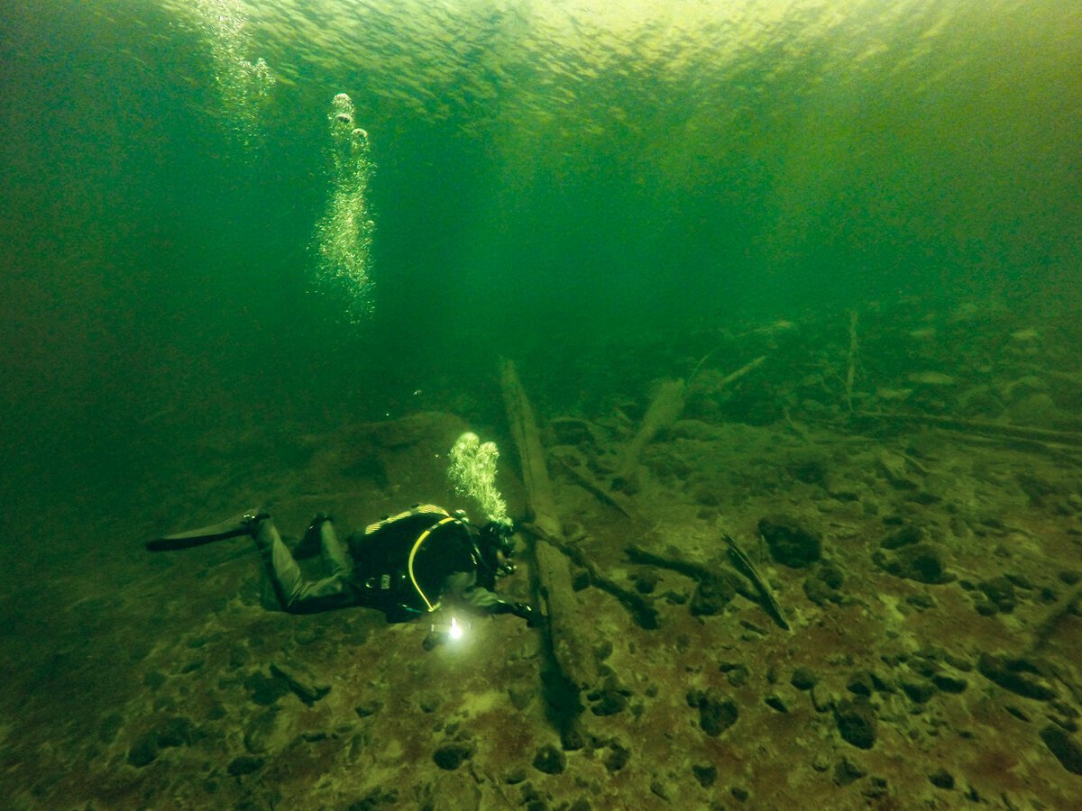 подводная река в реке