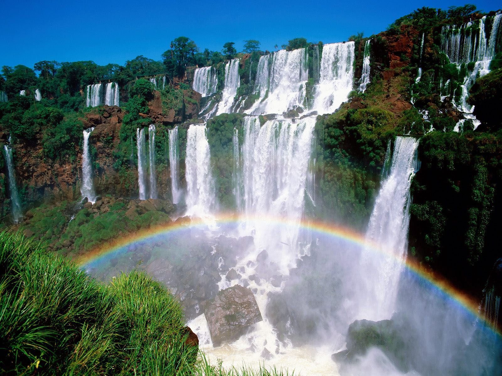 Широкий водопад в южной америке. - Водопад Карпузкалдыран (самый высокий водопад в Анталии).. Водопад Шифен, Тайвань. Райский водопад Южная Америка. Каскад водопадов в Южной Америке.