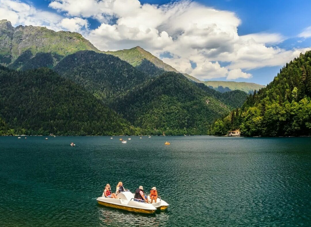 Озеро Абхазии озеро Рица
