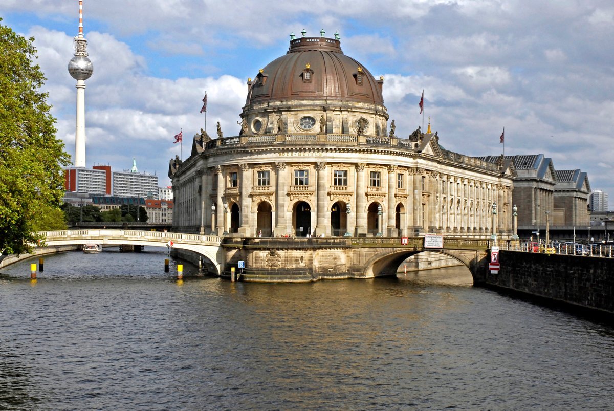 Островной музей в Берлине 4k