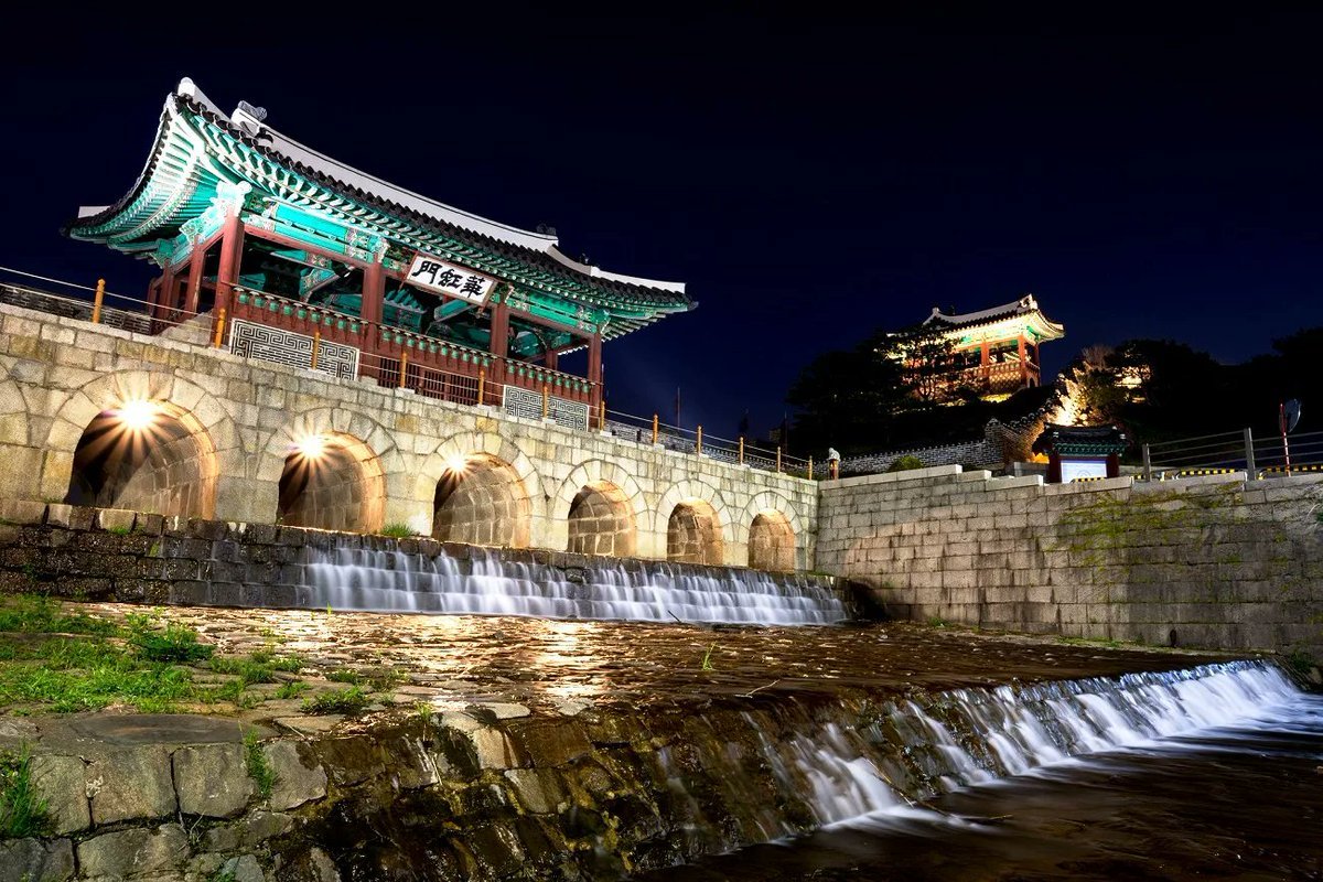 Южная Корея Сеул достопримечательности статуи