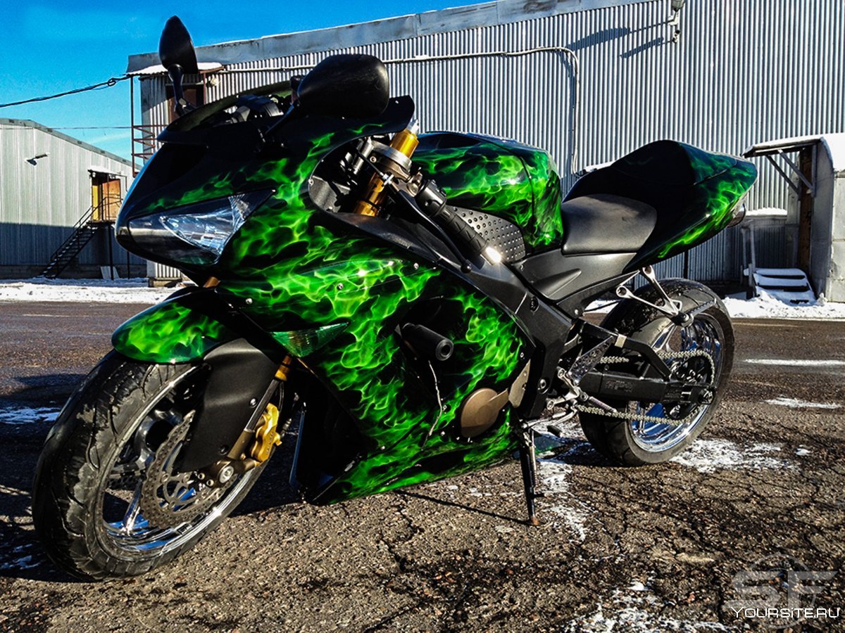 Мотоцикл зеленый хром пленка