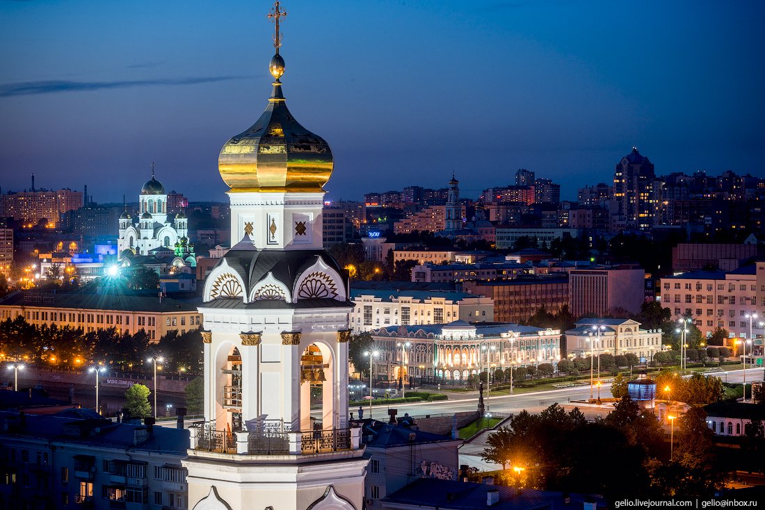 Башня Исеть Екатеринбург ночью
