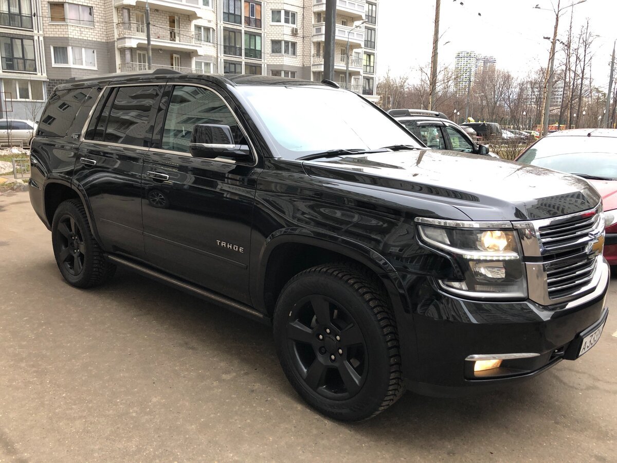 Chevrolet Tahoe 2016 черный