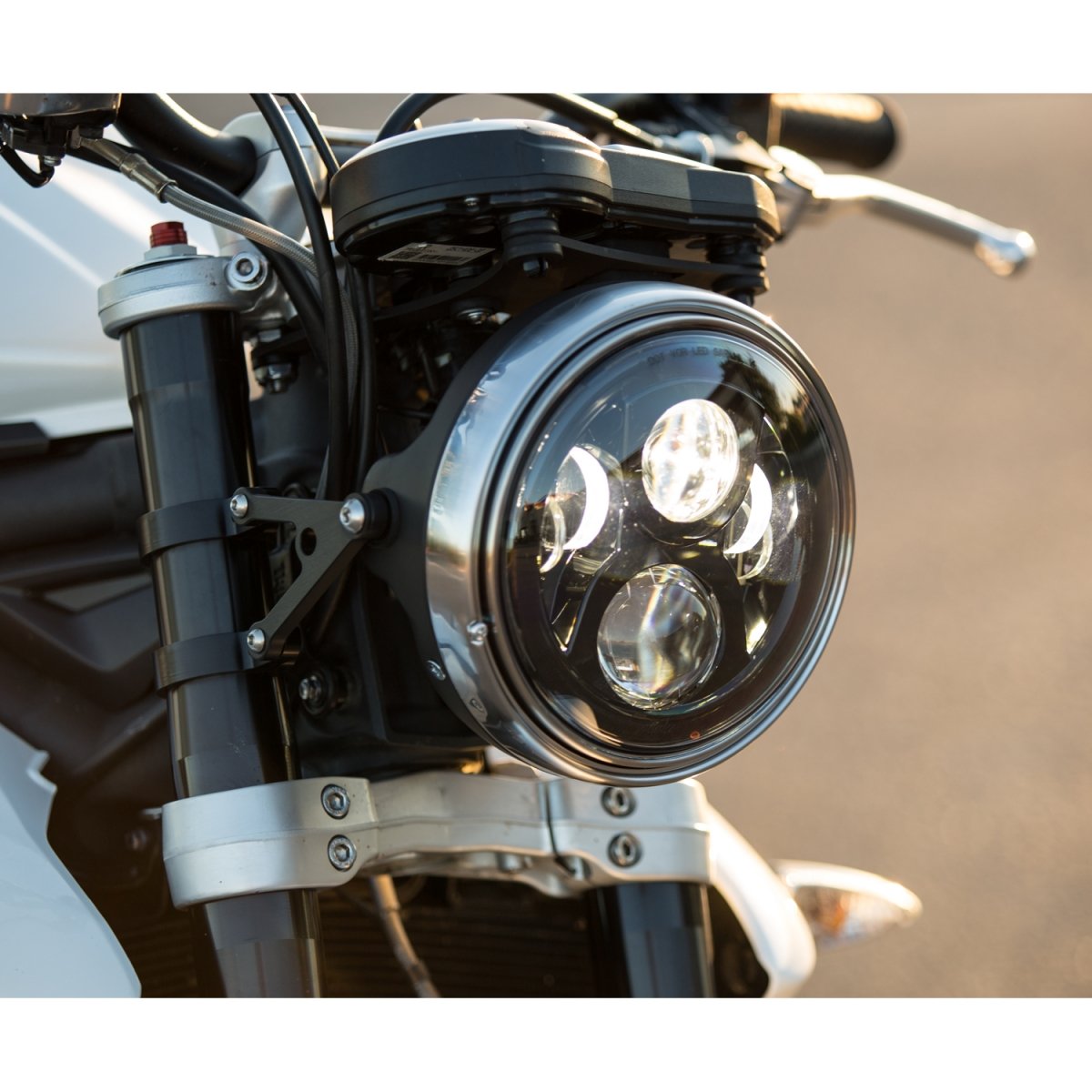 Люстра дополнительного света на мотоцикл чоппер