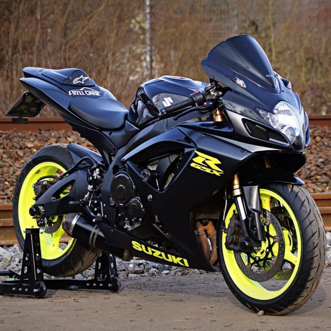 Мотоцикл спорт Сузуки GSX 600