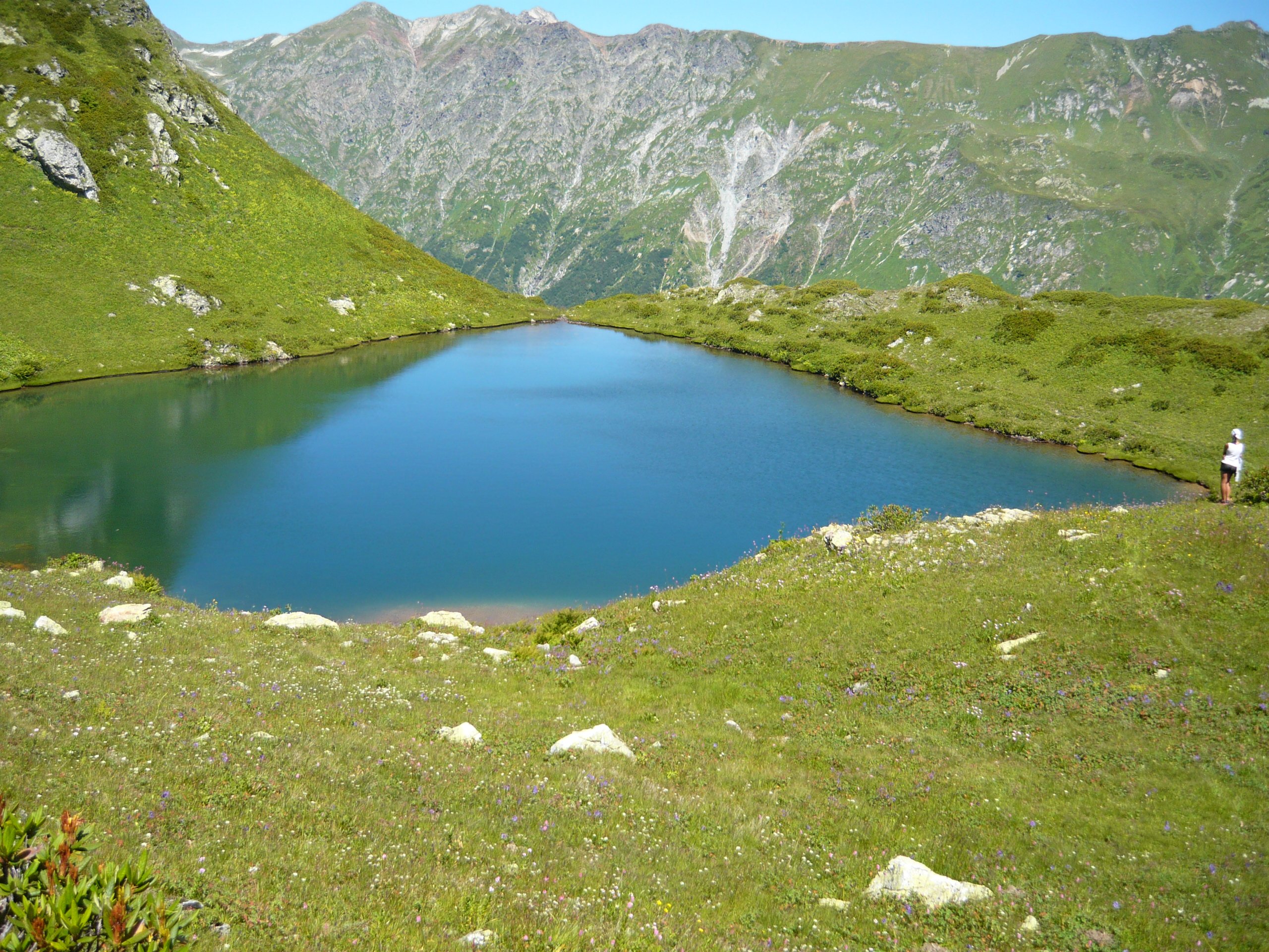 Своими семью озерами. Семь озер горный Алтай. Долина семи озер Белуха. Долина 7 озер горного Алтая. Семь озер Абхазия.