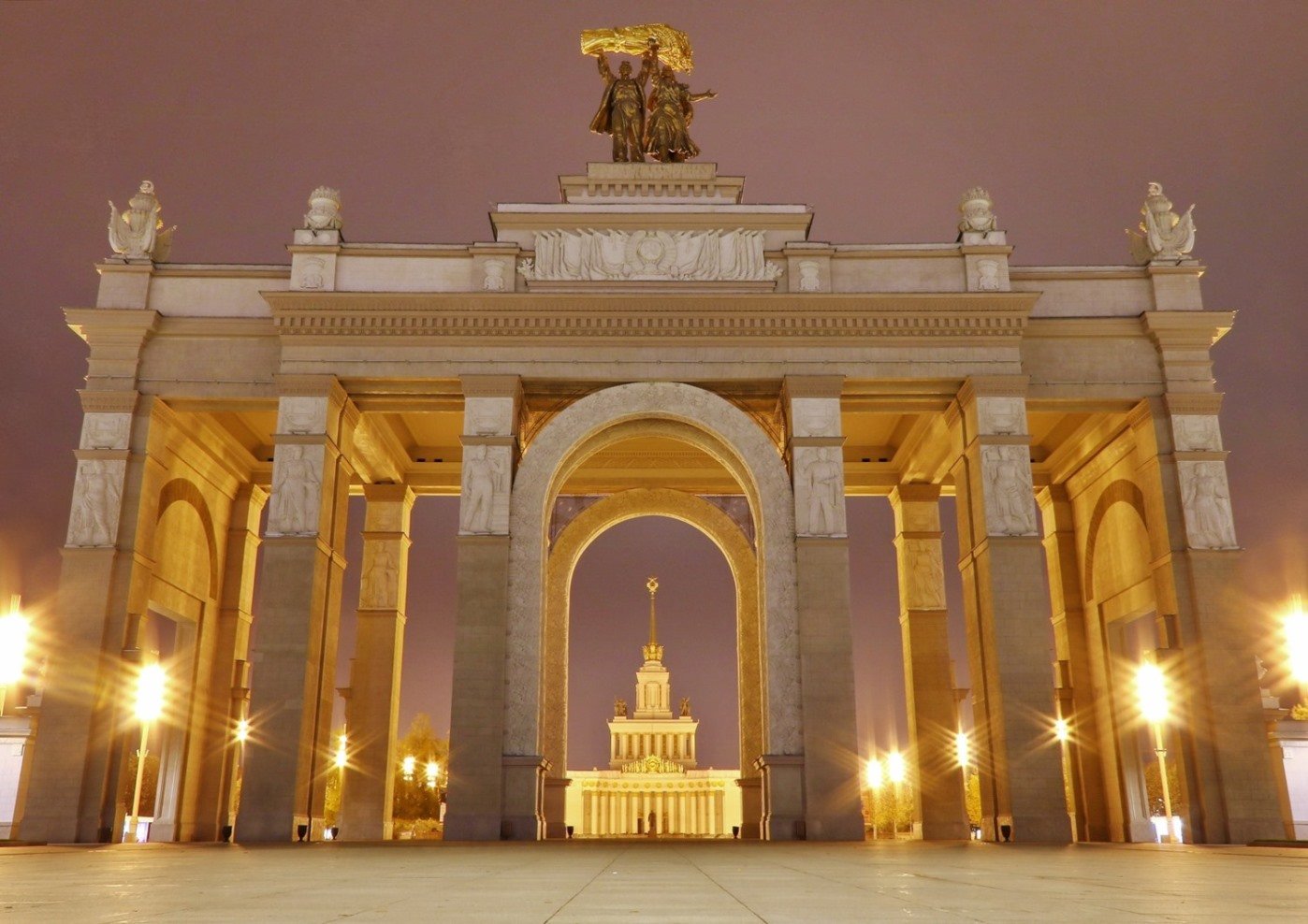 Кольцевой вднх. Центральная арка ВДНХ. Главная арка ВДНХ. Триумфальная арка ВДНХ. Ворота ВДНХ В Москве.