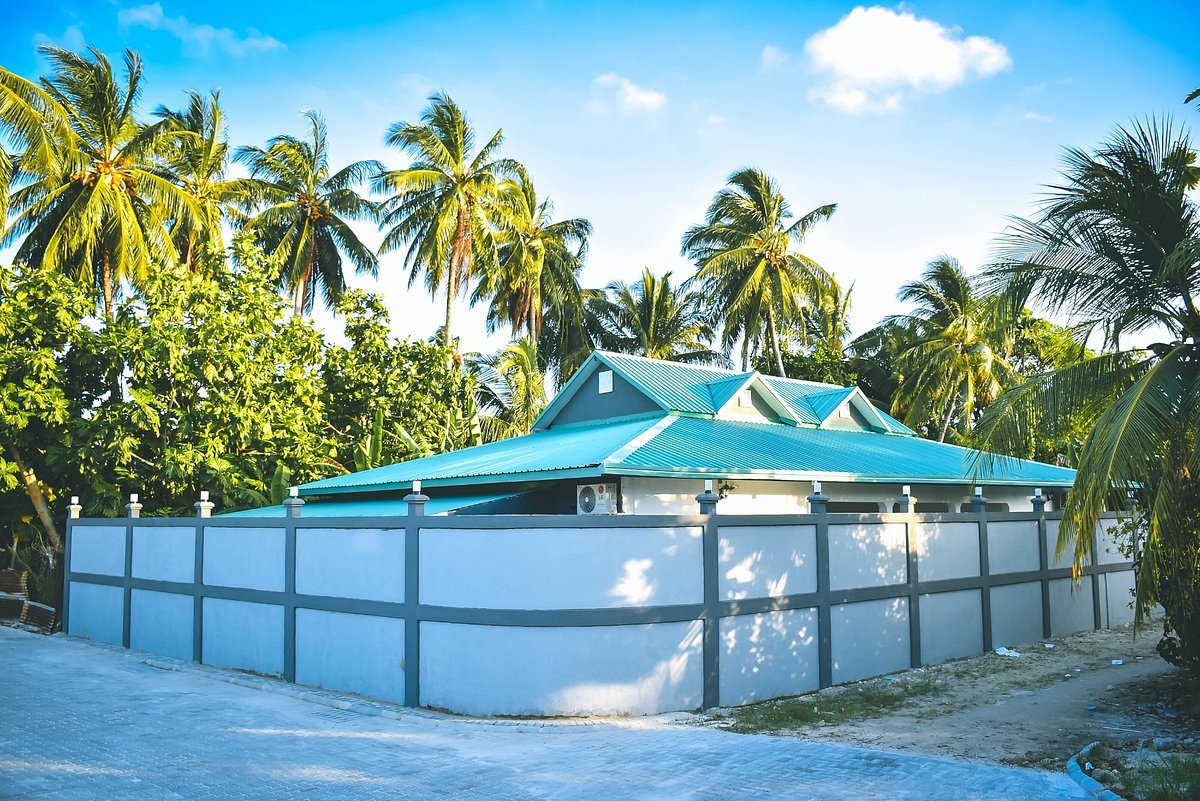 Фото отеля Equator Village 3 Мальдивы