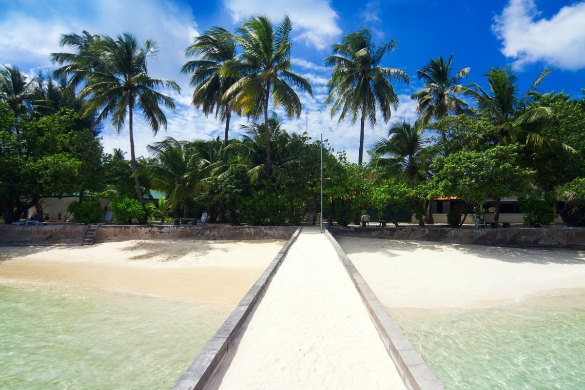 Equator Village Мальдивы