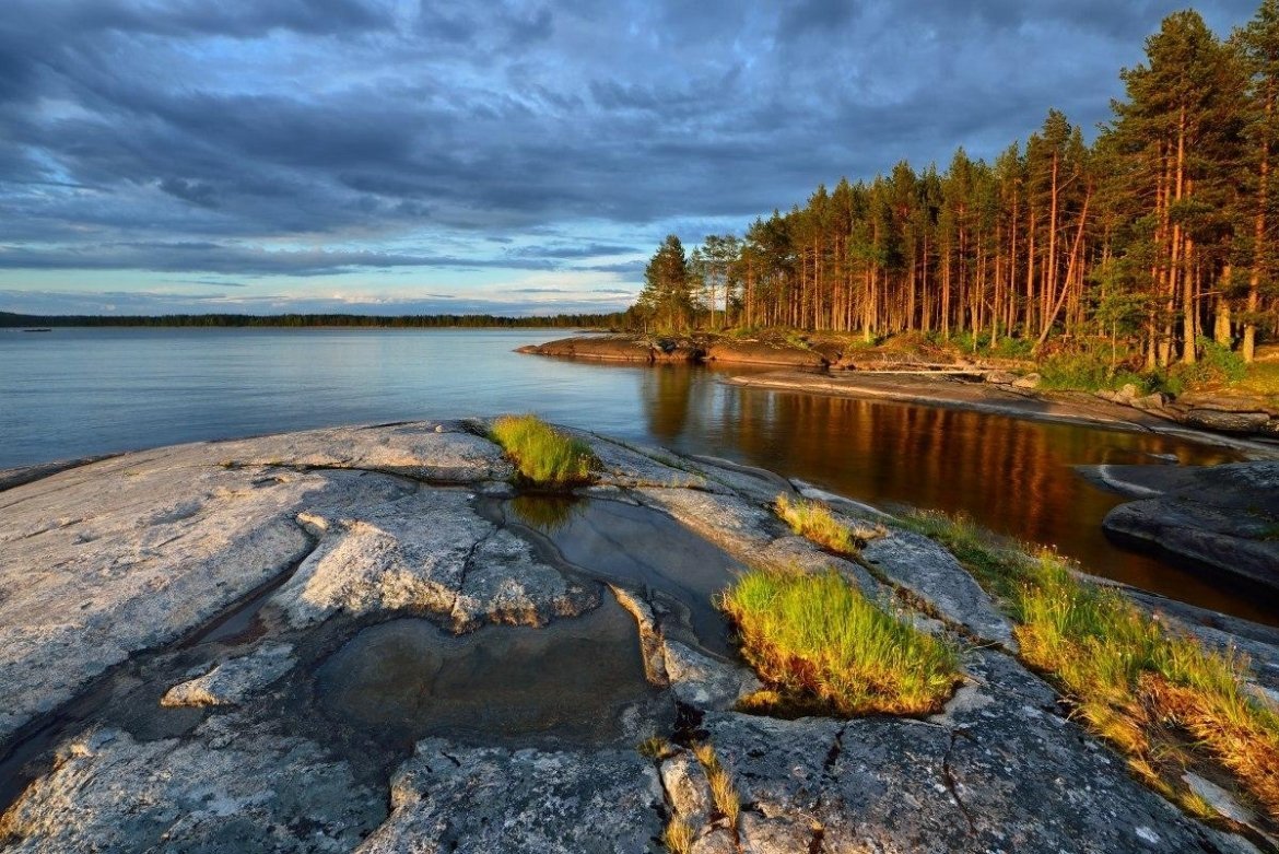 Рассвет на Онежском озере в Петрозаводске