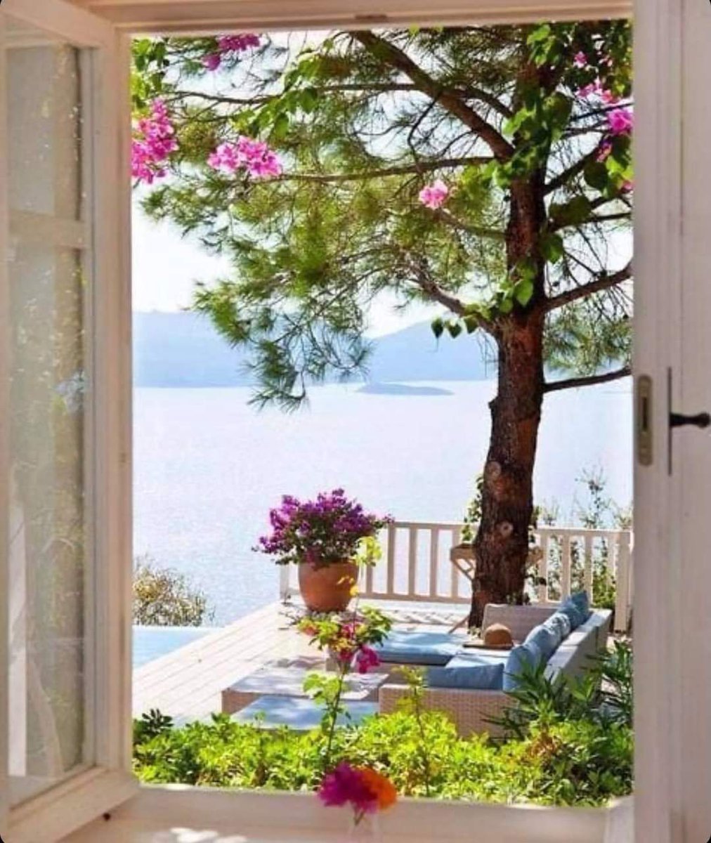 Пейзаж в окне