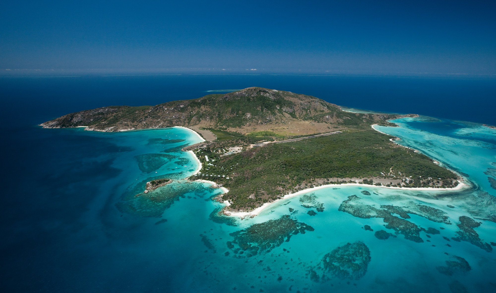 O island. Океания рифы. Самый большой остров в Океании. Буква о остров. Фото Австралии и Океании.