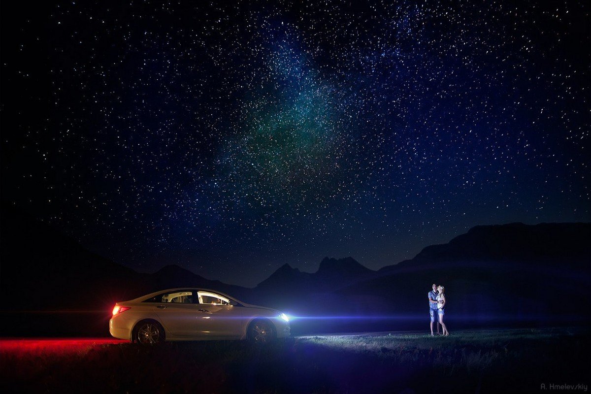 Машина под звездным небом