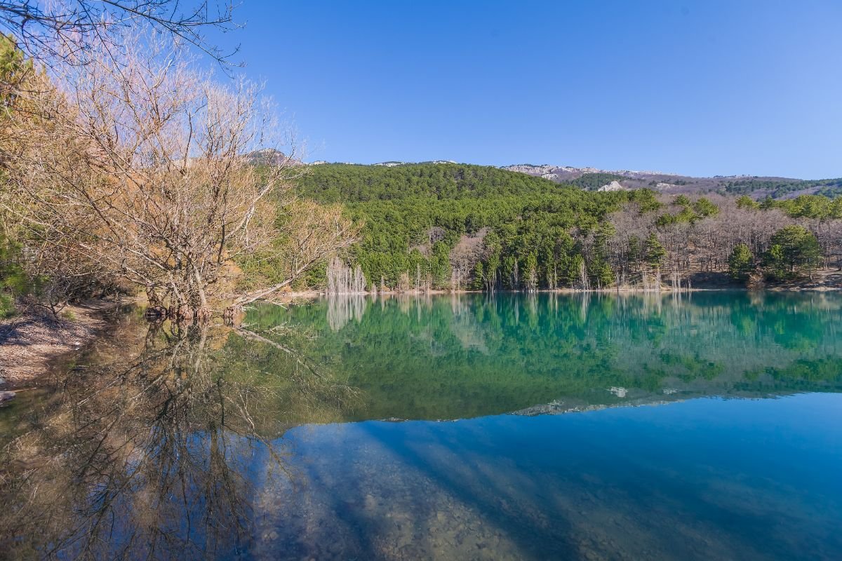Бирюзовое озеро Ялта