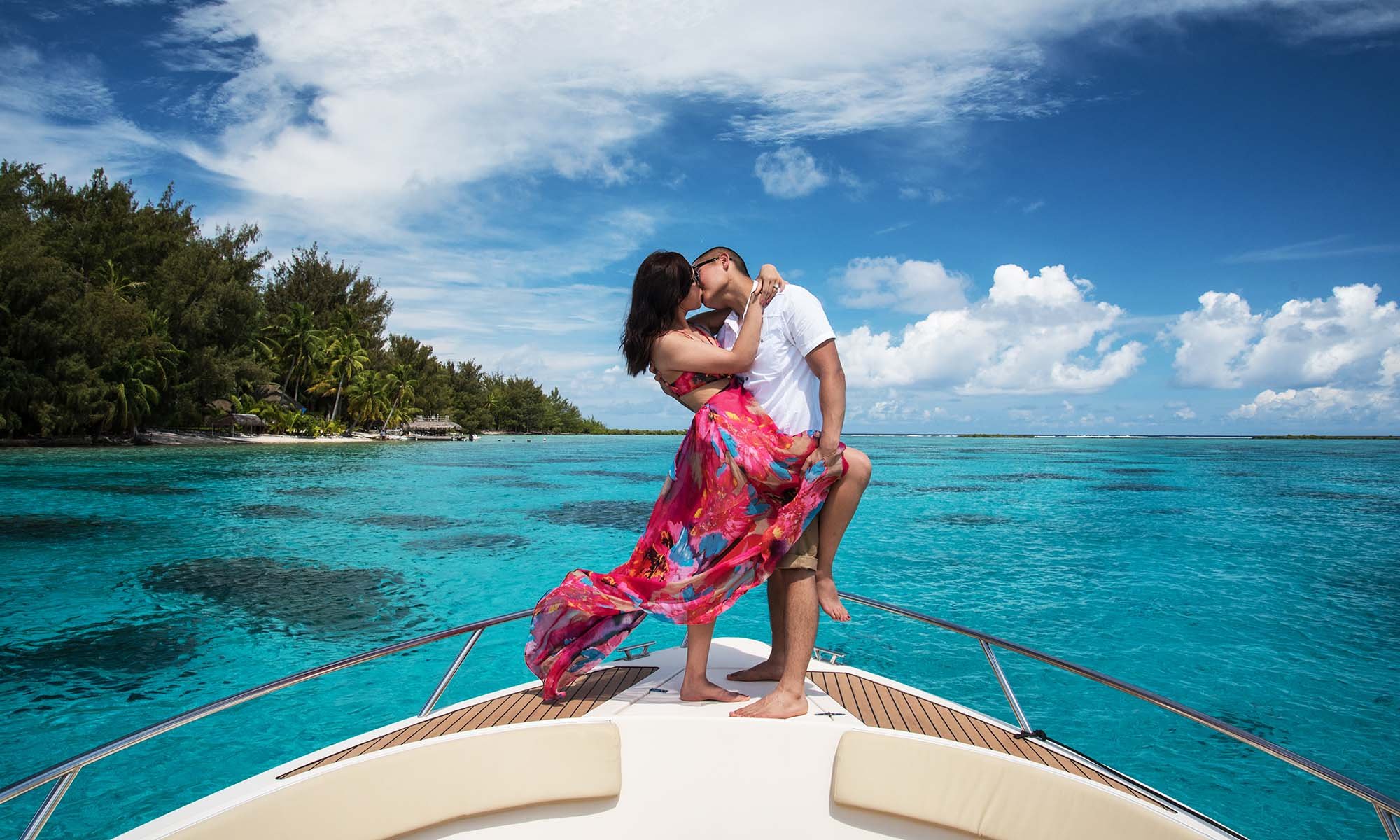 Филиппины цена на двоих. Фотосессия на Мальдивах. Влюбленные на Мальдивах. Мальдивы влюбленные пары. Влюбленные романтика на Мальдивах.