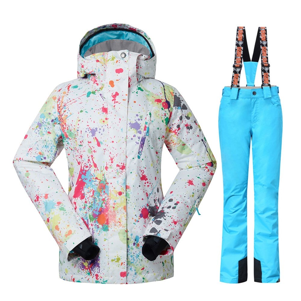 Горнолыжный костюм с разноцветными снежинками