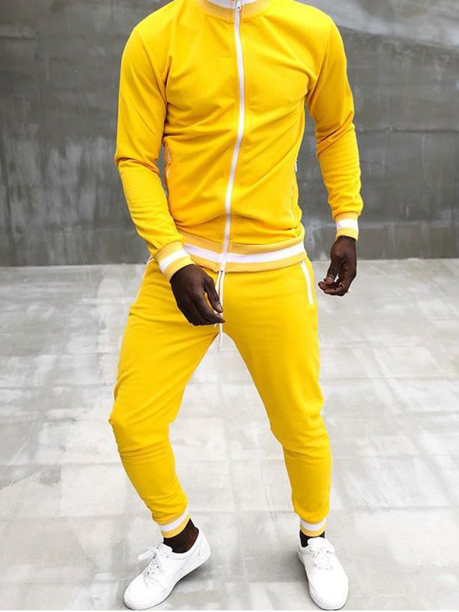 Желтый спортивный костюм мужской