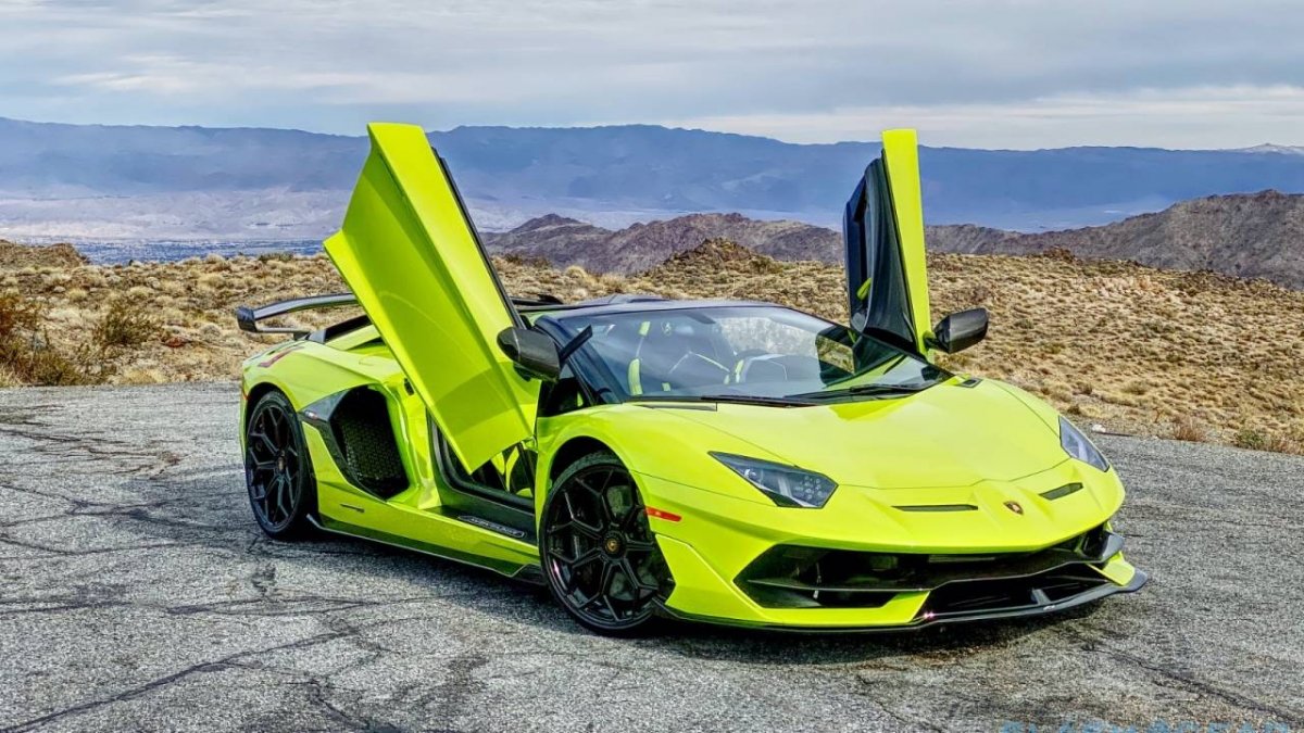 Ламборджини авентадор SVJ Roadster