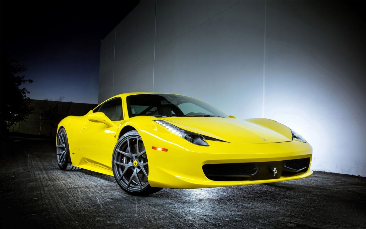Феррари 458 Italia желтая