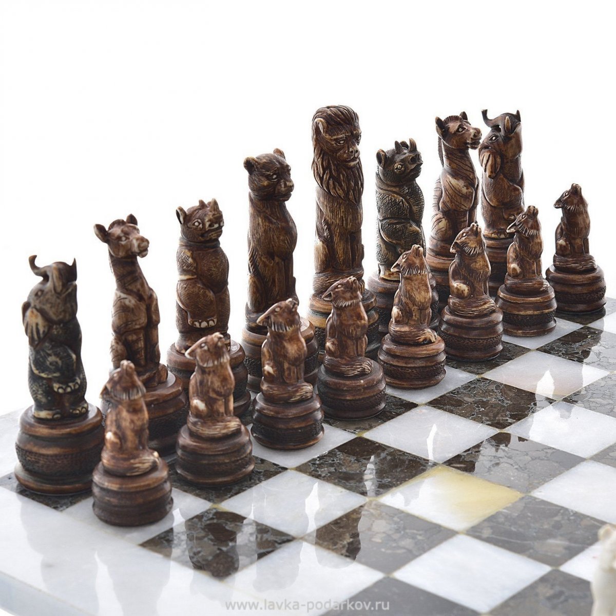 Шахматные фигуры высокого качества в коробке